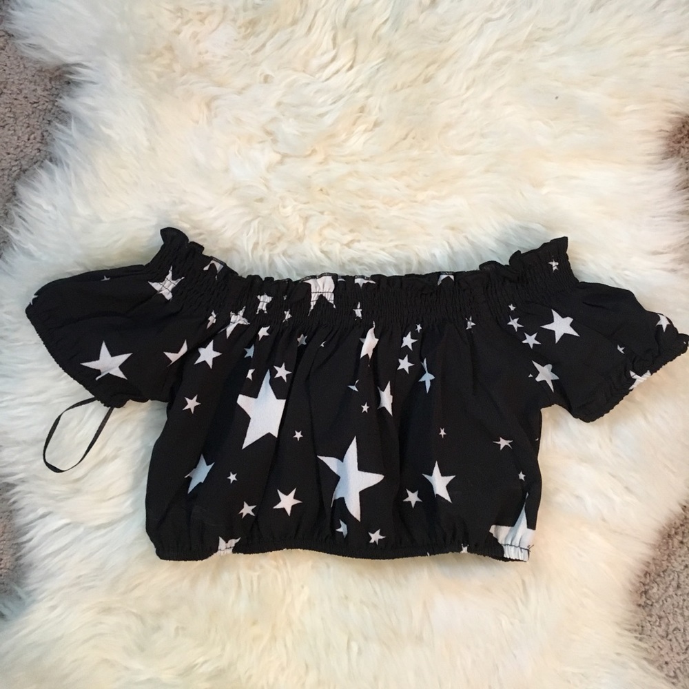 Star print off shoulder top